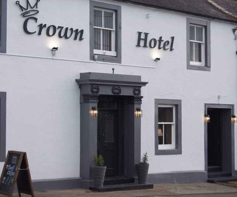 Hostal The Crown Hotel