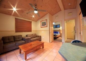 Cabana Ashmore Palms Holiday Village