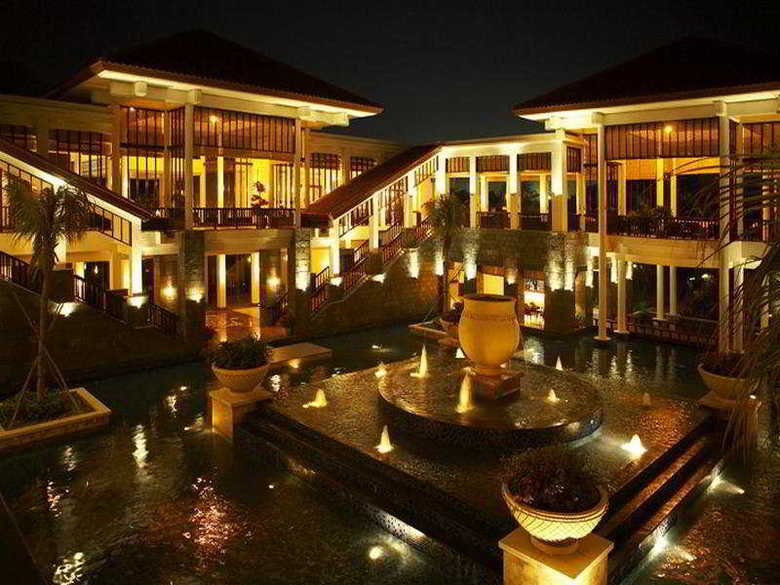 Hotel Banyan Tree