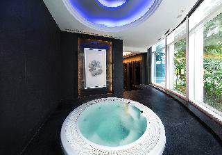 Grande Centre Point Hotel Terminal 21