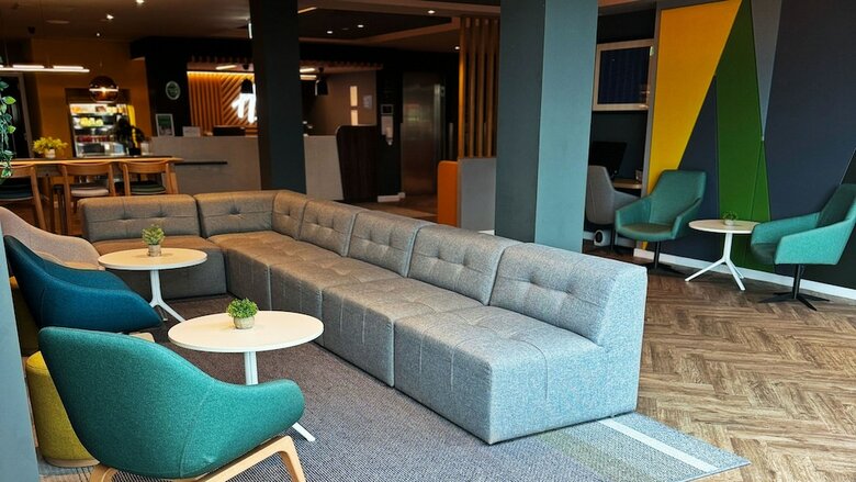 Hotel Holiday Inn West