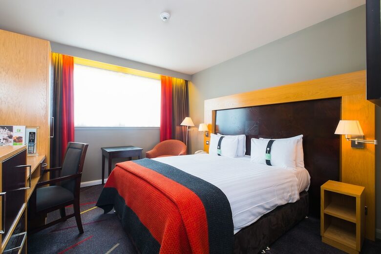 Hotel Holiday Inn West