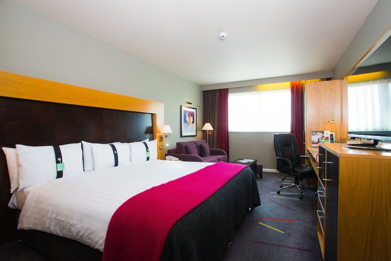 Hotel Holiday Inn West