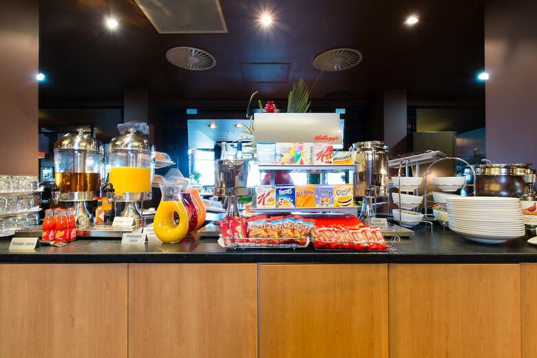 Hotel Holiday Inn West