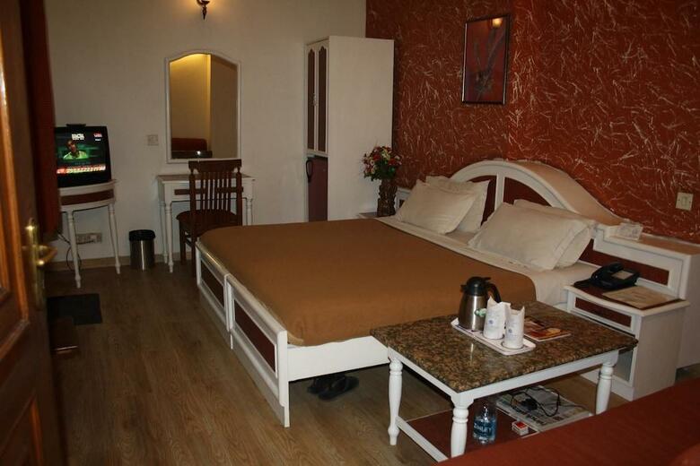 Hotel Rahul Palace