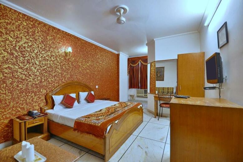 Hotel Rahul Palace