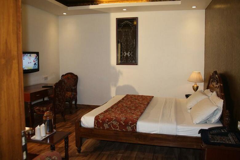 Hotel Rahul Palace