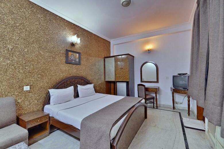 Hotel Rahul Palace
