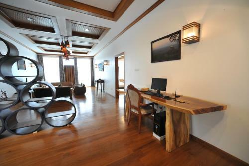 Hotel Myitkyina Palm Spring Resort