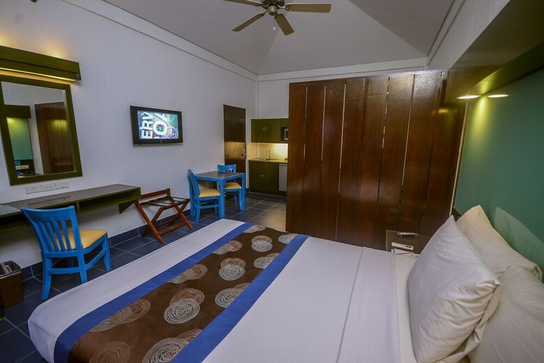 Hotel Microtel By Wyndham Puerto Princesa