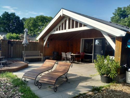 Chalet Met Houten Trekkershut En Hottub