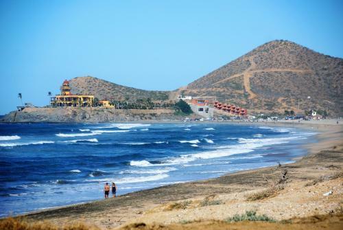 Posada Cerritos Beach Inn