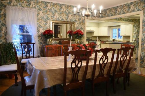 Hostal 1860 House Inn And Rental Home