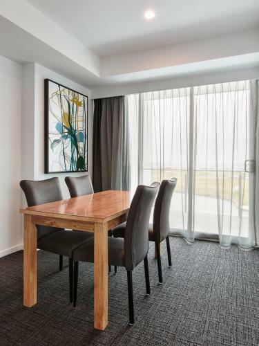 Best Western Plus Lake Kawana Hotel