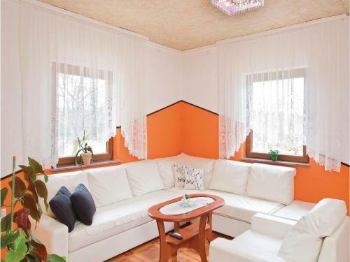 Two-bedroom Apartment In Valtursko Polje