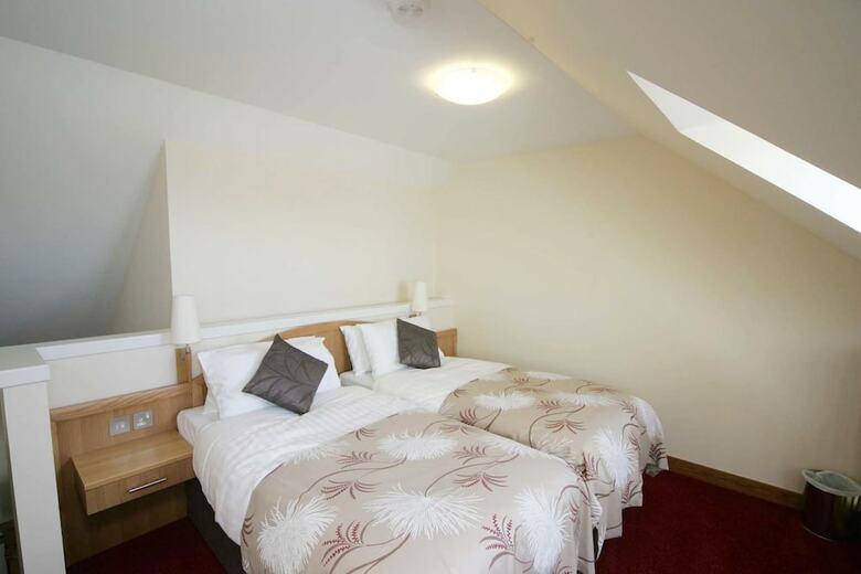 Woodland Bay Hotel