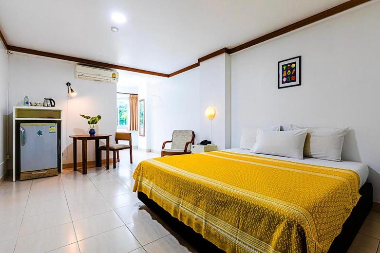 Howard Square Boutique Hotel