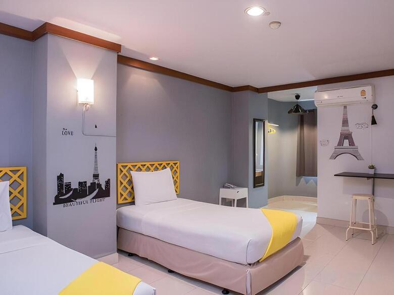 Howard Square Boutique Hotel