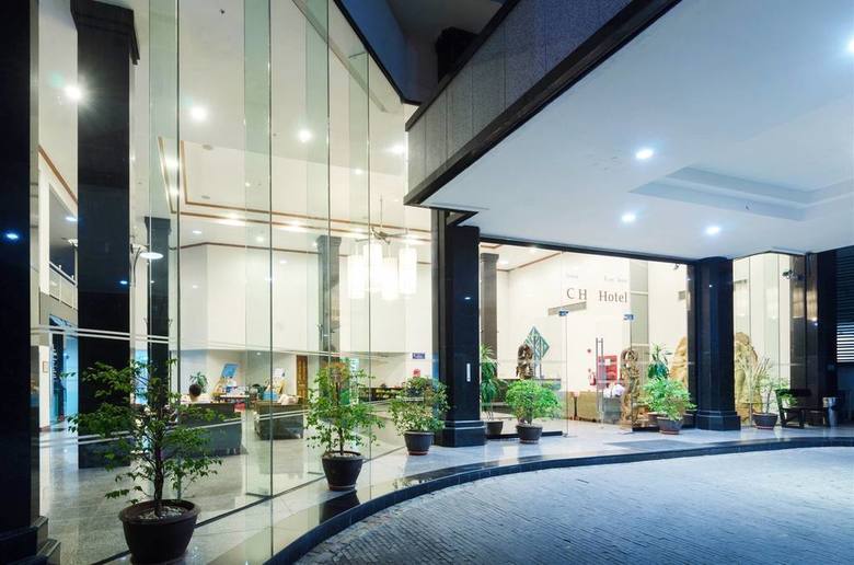 Hotel C H