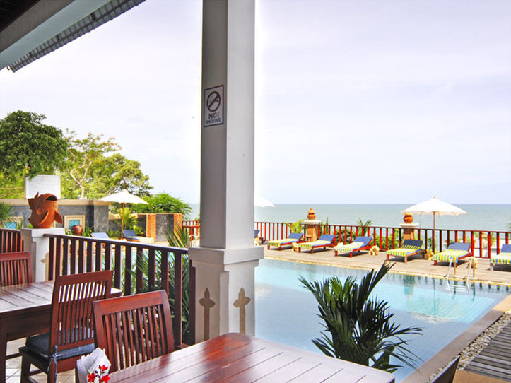 Hotel Phala Cliff Beach Resort