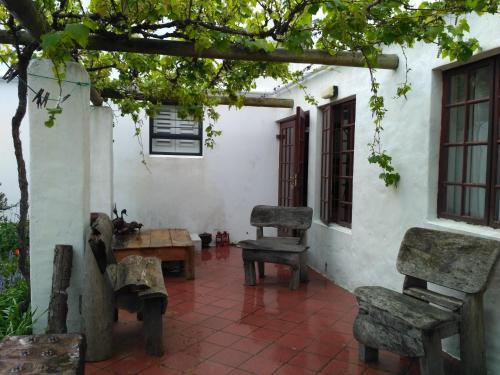 Green Mountains Apartment & Garden Cottage
