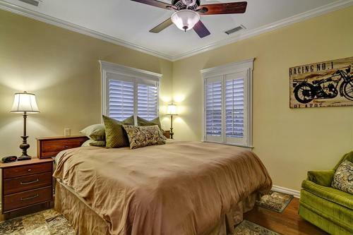 Hillcrest House Bed & Breakfast