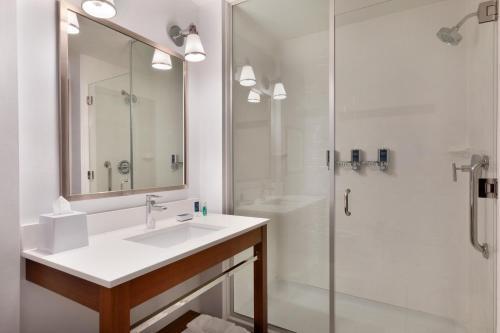 Hotel Four Points By Sheraton Fargo Medical Center