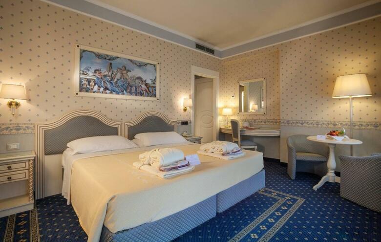 Hotel Bristol Buja