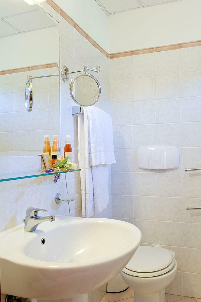 Hotel Casolare Le Terre Rosse