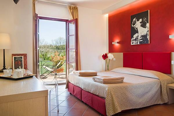 Hotel Casolare Le Terre Rosse