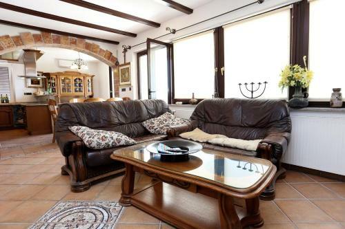 Hostal Apartments And Rooms With Parking Space Duce (Omis) - 10303