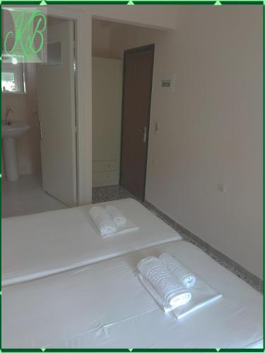 Hostal Vagia Kitsa Rooms