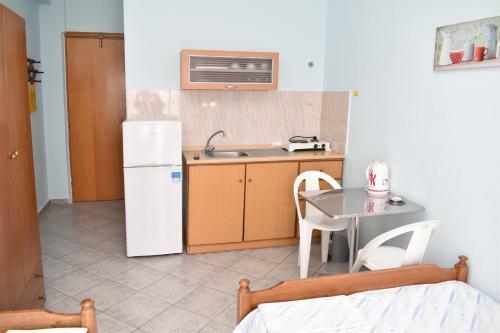 Ainalis Apartments