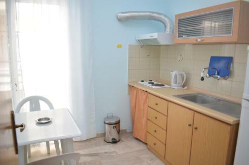 Ainalis Apartments