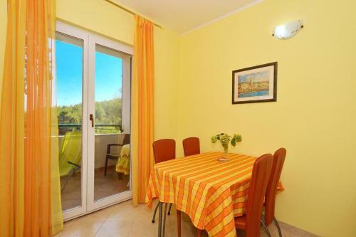 Apartments With A Parking Space Slatine (Ciovo) - 5158