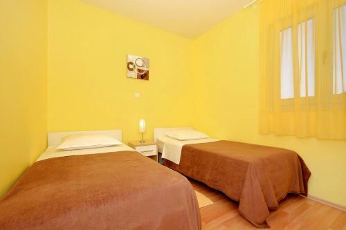 Apartments With A Parking Space Slatine (Ciovo) - 5158