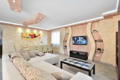 Luxury Villa Amor
