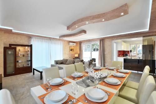 Luxury Villa Amor