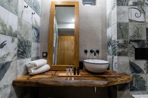 Artemis Hotel