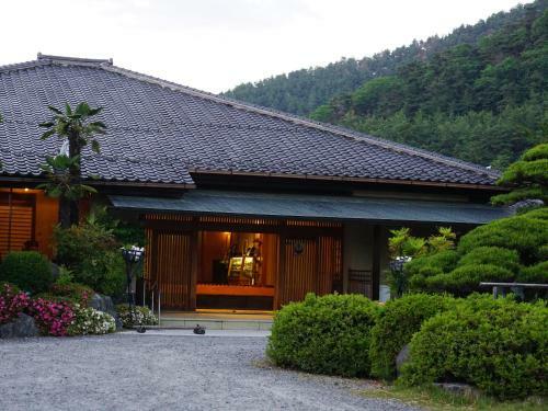 Momoyama