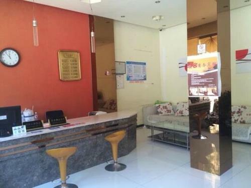 Posada Enshi Fast 8 Business Inn