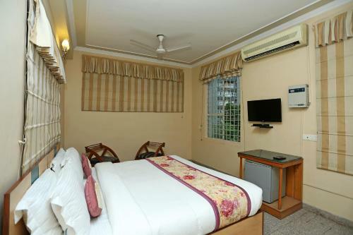 Oyo 1639 Hotel Anand Hospitalities