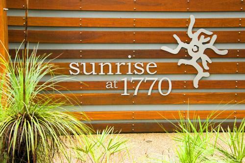 Sunrise At 1770 Holidays