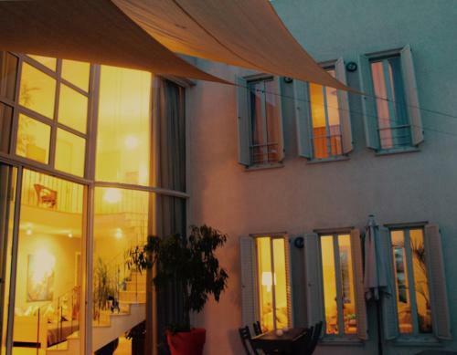 H B&B