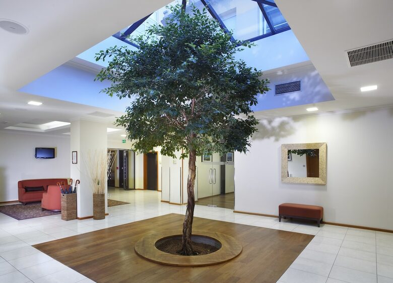 Alwyn Hotel