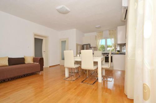 Hostal Apartment Arbanija 5228f