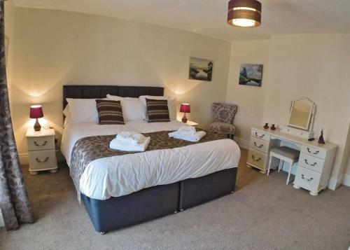 Ferry Marina Cottages