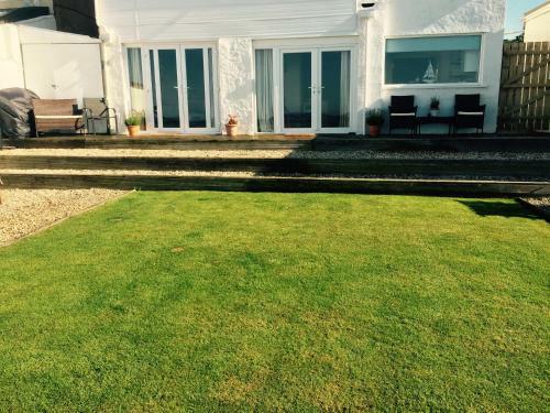 Superb Cintra Beachside Apartments
