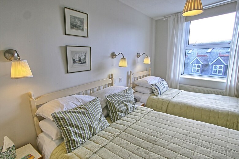 Bed & Breakfast Glencree House
