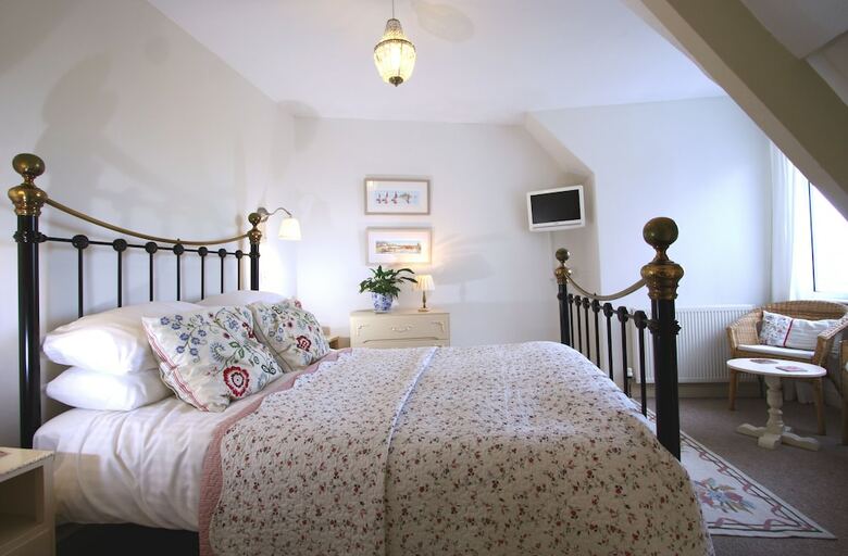 Bed & Breakfast Glencree House